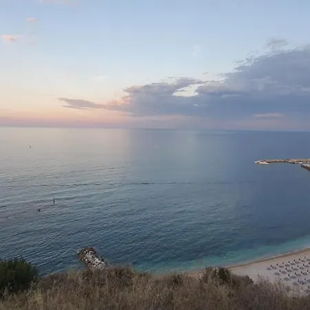 Conero Mare Blu. In * Numana